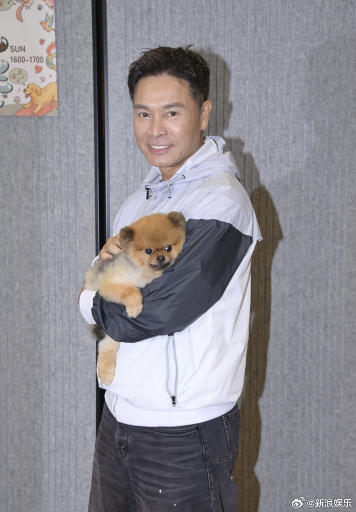 郭晋安说离开TVB不完全是自己的决定 据港媒，郭晋安昨日出席活动，被问去年突然离