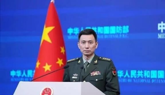 中国应该公开警告任何国家，谁胆敢攻击中国大陆本土目标，无论从哪里发动攻击，中国在