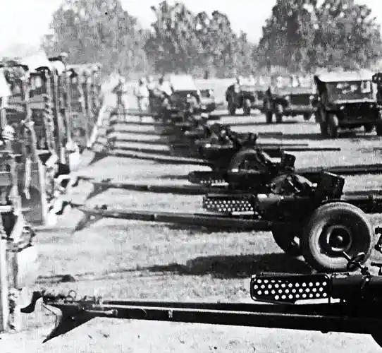 人和圩一战，戴加友率八连获重机枪1挺轻机枪8挺汤姆8支卡宾枪8支
 
我跟大伙先