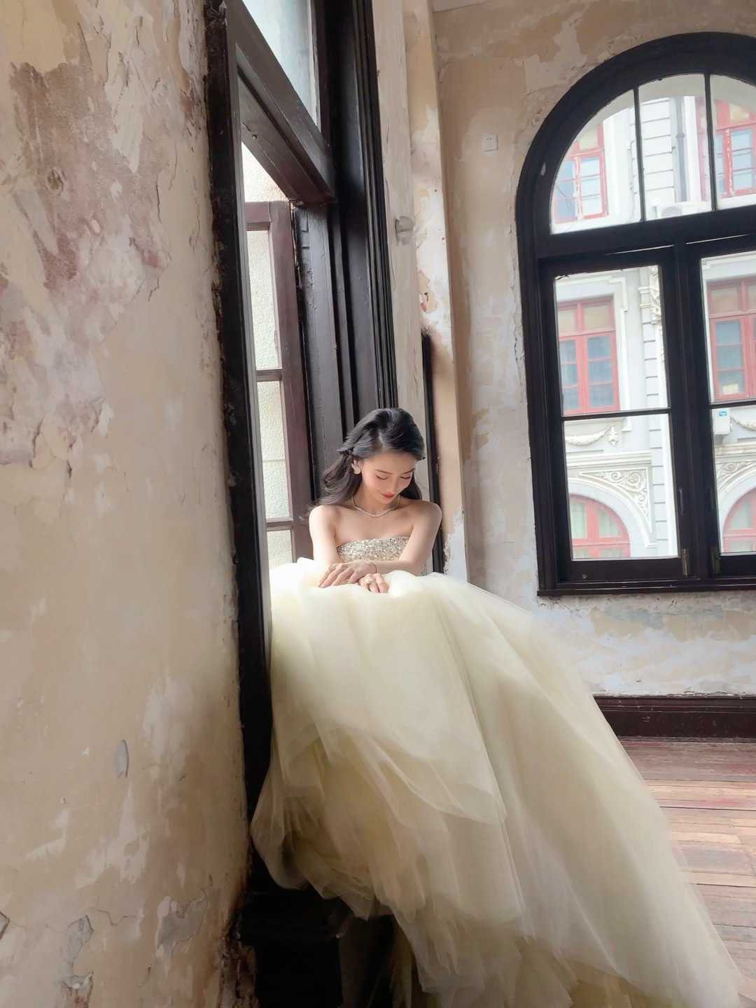 angelababy angelababy 与你相遇，是时光赠予我最珍贵的礼物，