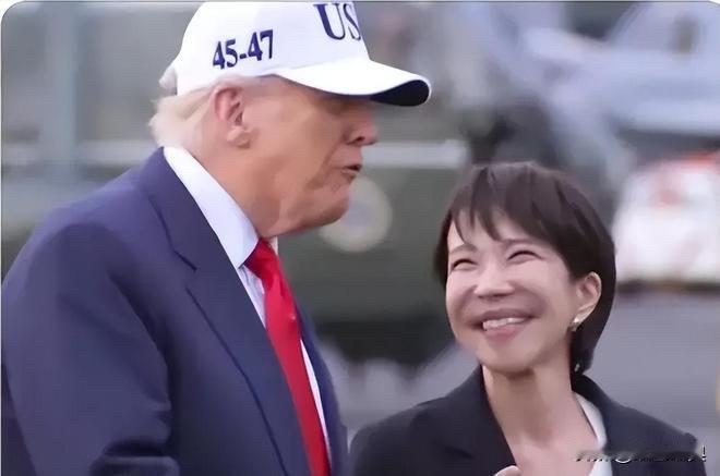 新上任的日本首相高市早苗，近日适逢东亚及亚太经合组织领导人非正式峰会，初出茅庐的