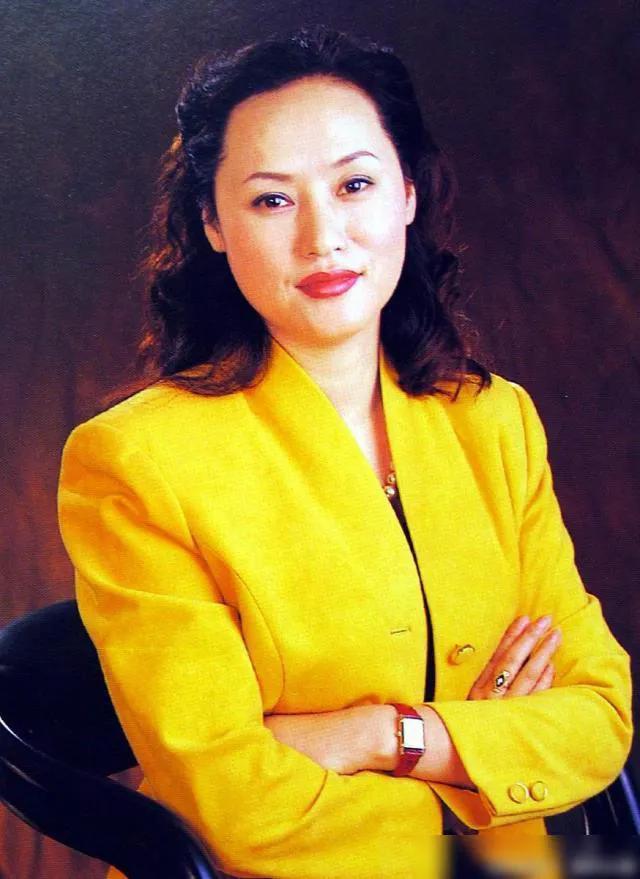 女首富陈丽华年轻时照片，那也是一代佳人，绝代芳华，气质优雅大气，美貌与才华并存，