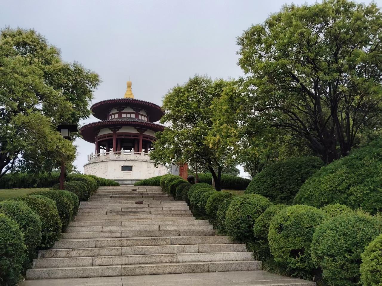 论安禄山有多胖:

安禄山晚年的体重曾经达到450斤，云贵川朋友家家户户年底杀的