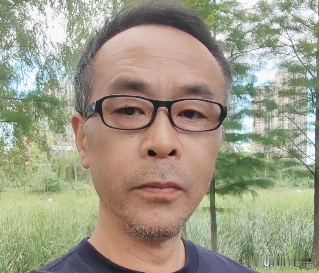 申请预留未成年子女生活费未果/
我的养老金是全家唯一生活费来源，被驿城区法院冻结