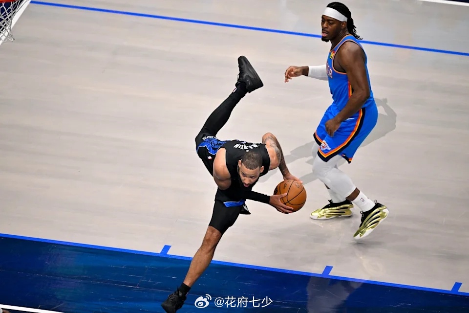 【马丁】显然，他们是一支非常成熟的球队，他们在一起打球有一段时间了，所以这是一支