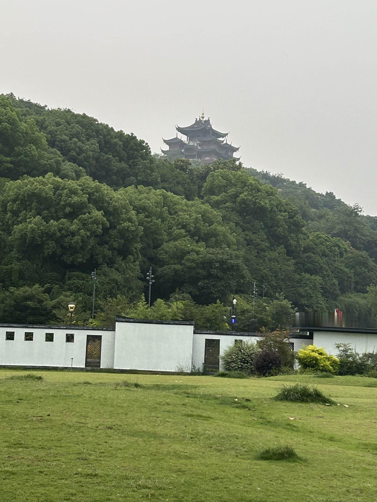 接纳生活所有不完美，心怀善意，所见之处皆是温柔风景