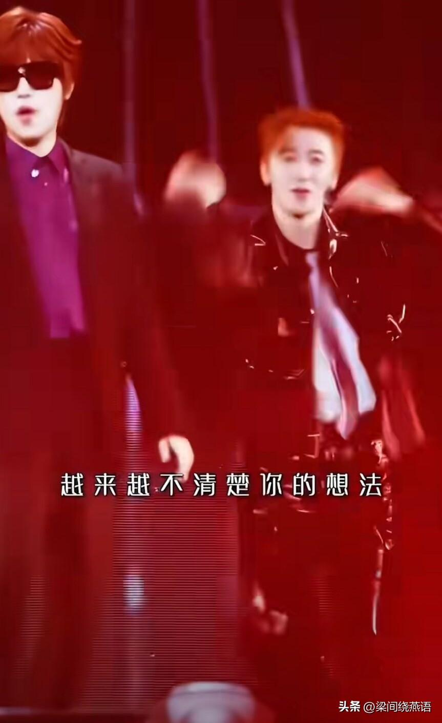 好消息：徐良“时间折叠”巡回演唱会青岛站连唱三晚，万人穿校服合唱，氛围炸裂。坏消