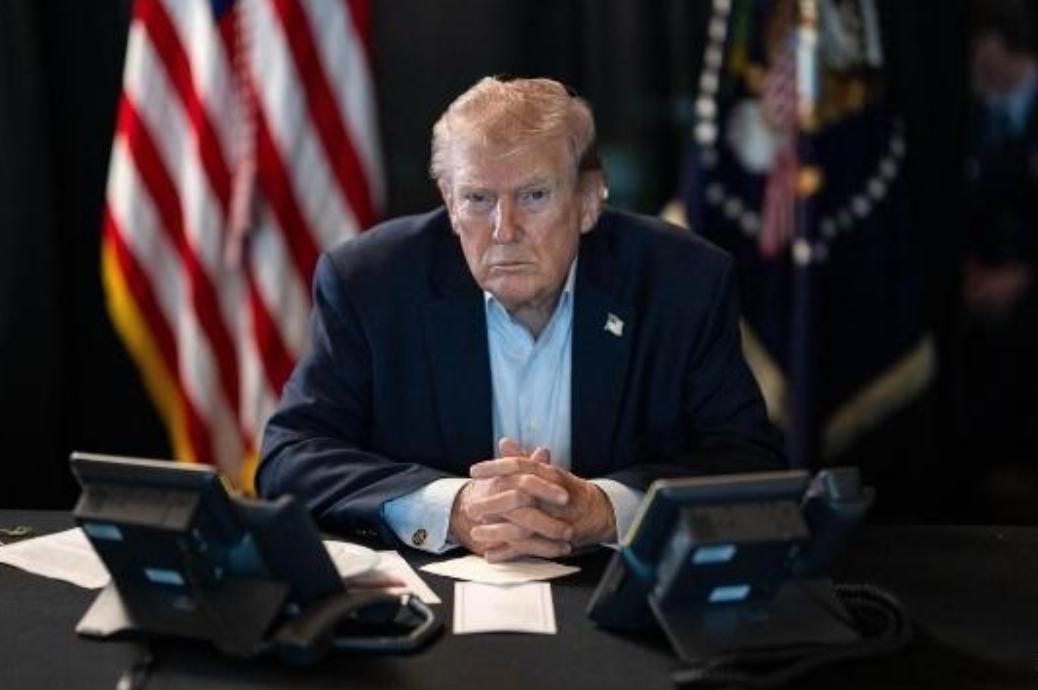 看了特朗普这委屈劲，我们应该就知道，美国人骗着骗着，把自己也给骗了。一个半个多世