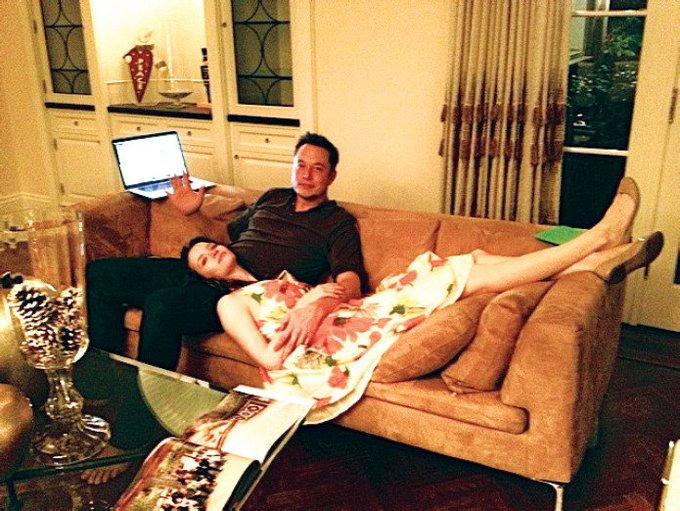 👁️塔露拉·莱利眼中的埃隆·马斯克

在前妻塔露拉·莱利看来，埃隆·马斯克既古