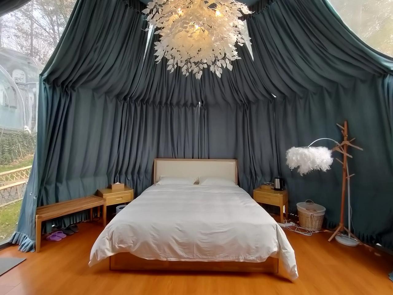 河南信阳，固始西九华山上这个泡泡民宿太好看了吧
今天来河南信阳，固始县的西九华景