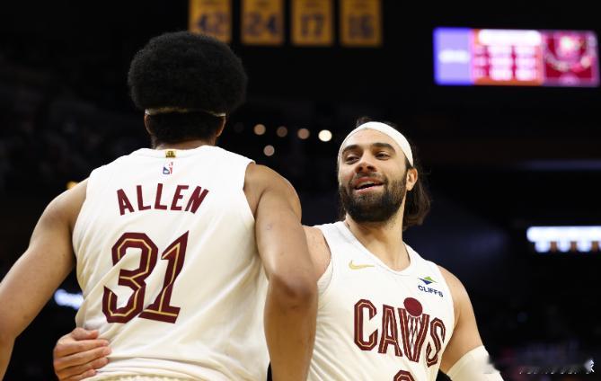 5月27日讯 今日，NBA记者Brett Siegel撰文报道了骑士休赛期的运作
