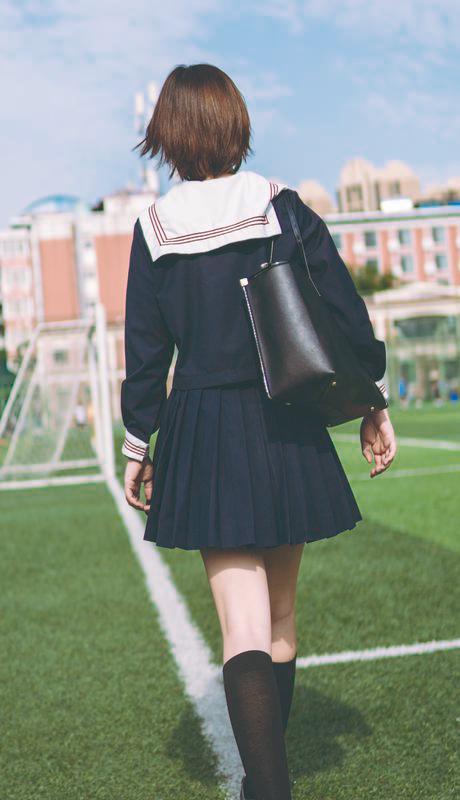 我发现了一个现象：就是那种年收入二三十万的男生，你放了同龄年龄段的二三十万的女生