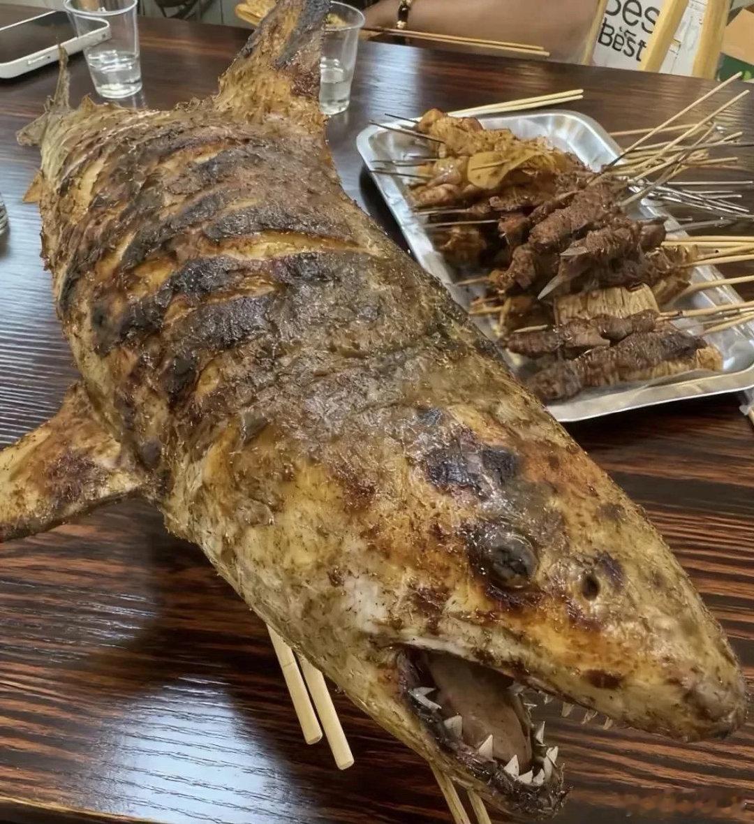 感觉他死的好惨 