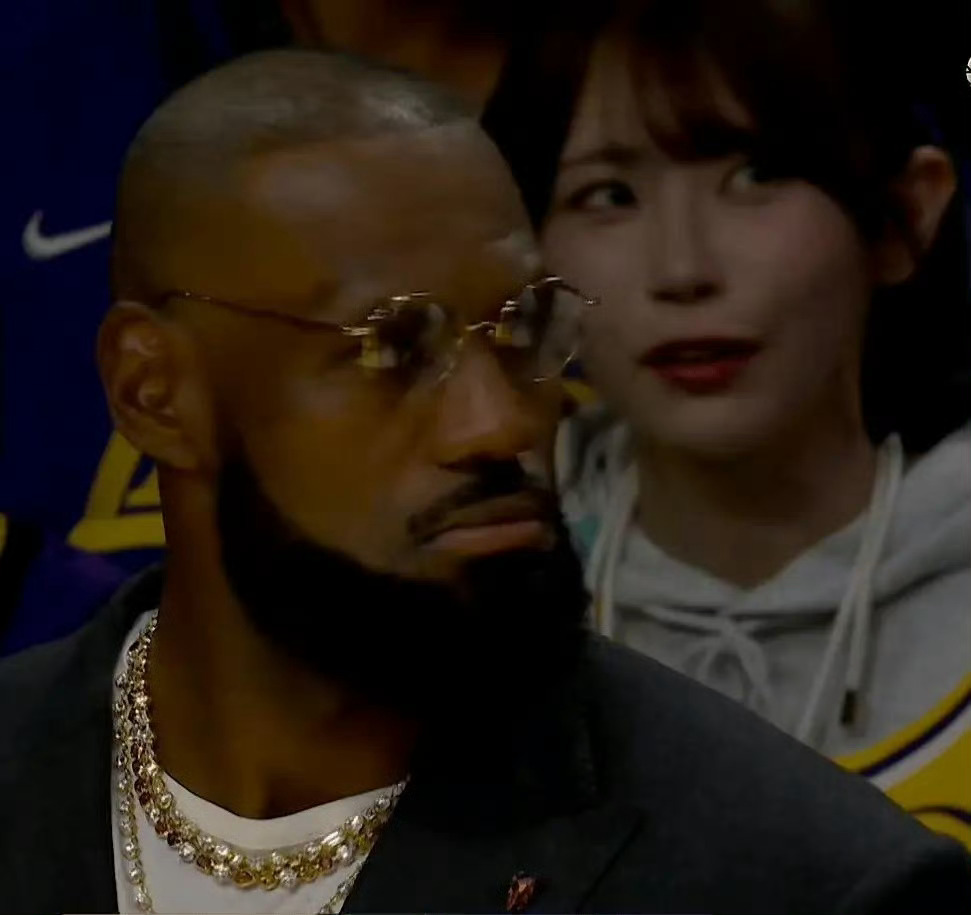 勒布朗·詹姆斯今日再次与南湾湖人一起训练，没有出现任何伤痛。复出指日可待！ 