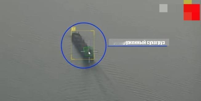 俄罗斯以牙还牙，开始反掐乌克兰“呼吸管”。7月16日，俄罗斯国防部公布了一段视频