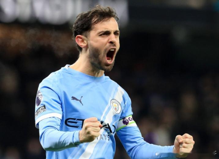 西班牙六台记者Jose Alvarez Haya参加节目，谈到了巴萨可能引进B席