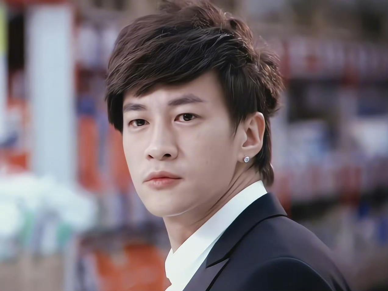 谁的青春里没有一部《璀璨人生》？这部当年火遍全国的虐心剧，至今都是很多人的意难平