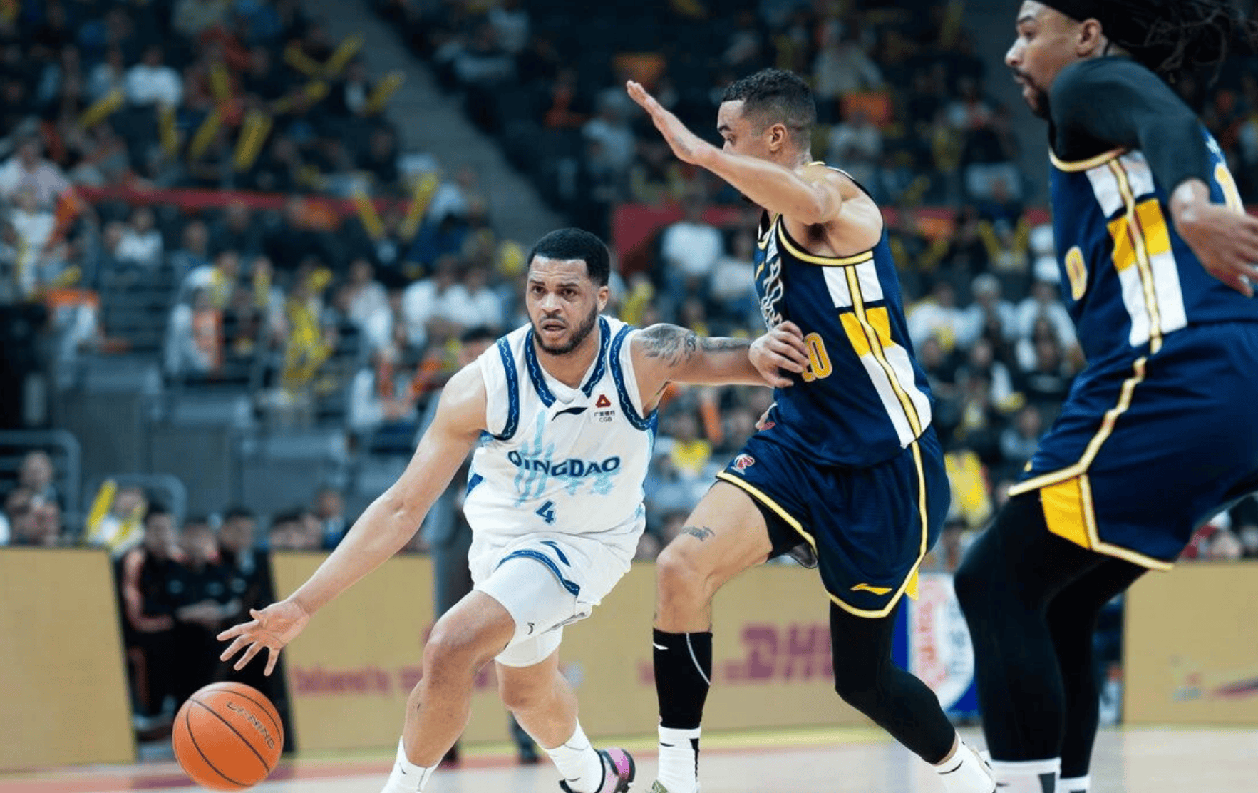 青岛男篮总结比赛：球队本场篮板争抢和外线投射都不及对手