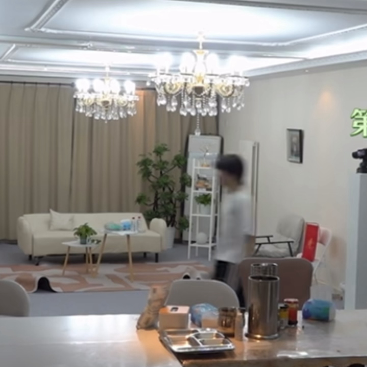 高调路过中…残影都走出来了 