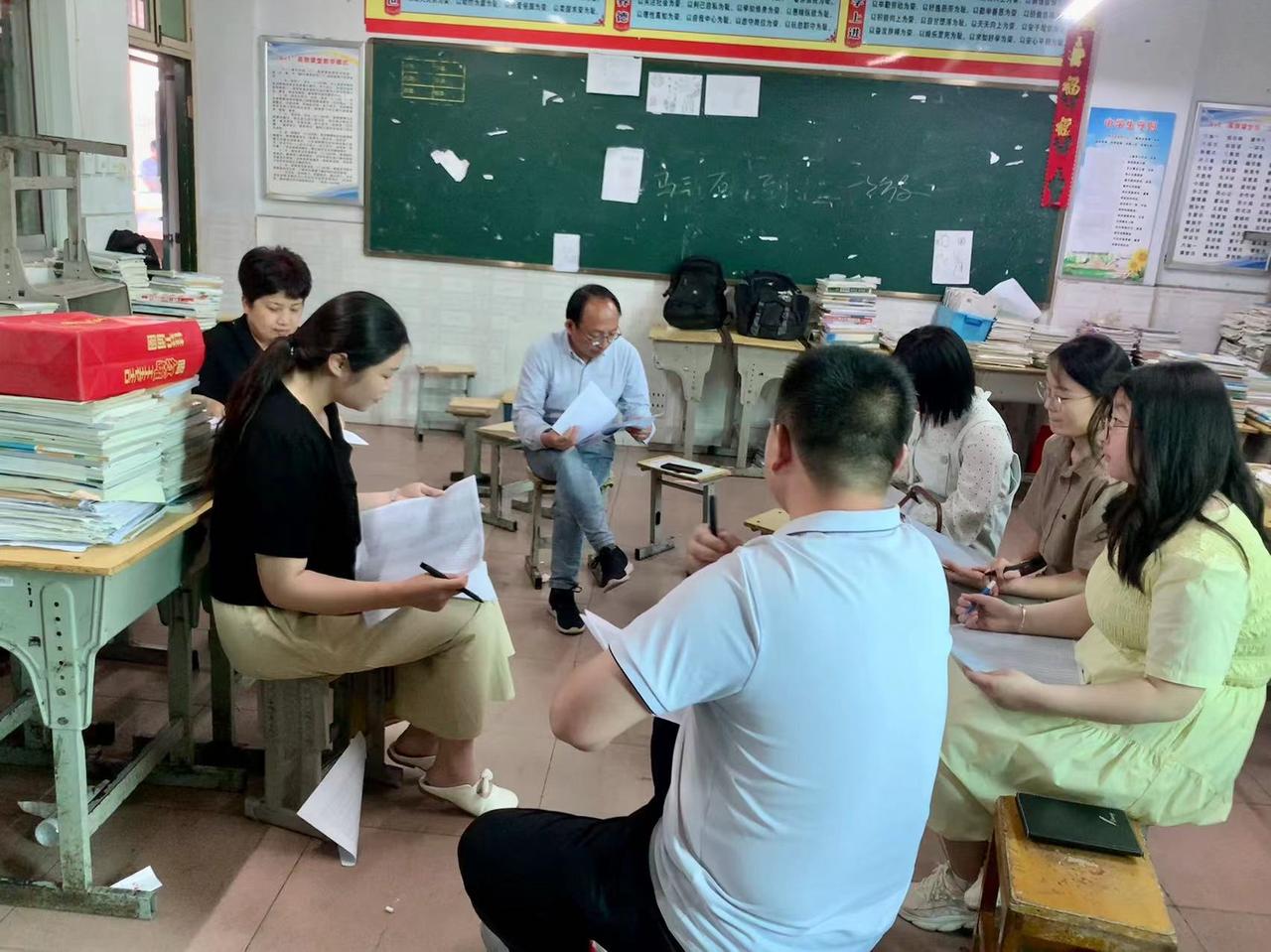 雪枫中学高二B部召开备班会：
5月16日下午16：05至17：30，高二B05 