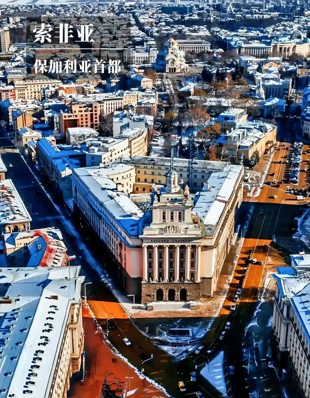 保加利亚给欧盟断油：不是拆台，是被美国制裁逼的“保命操作”！
 
保加利亚突然宣