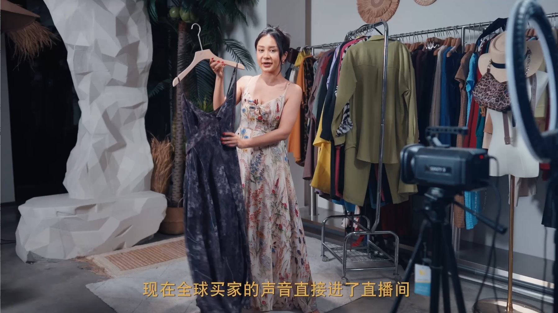 00后女生把牛仔裤卖到全球年轻创业者把牛仔单品远销海外，借着跨境电商站点持续扩张