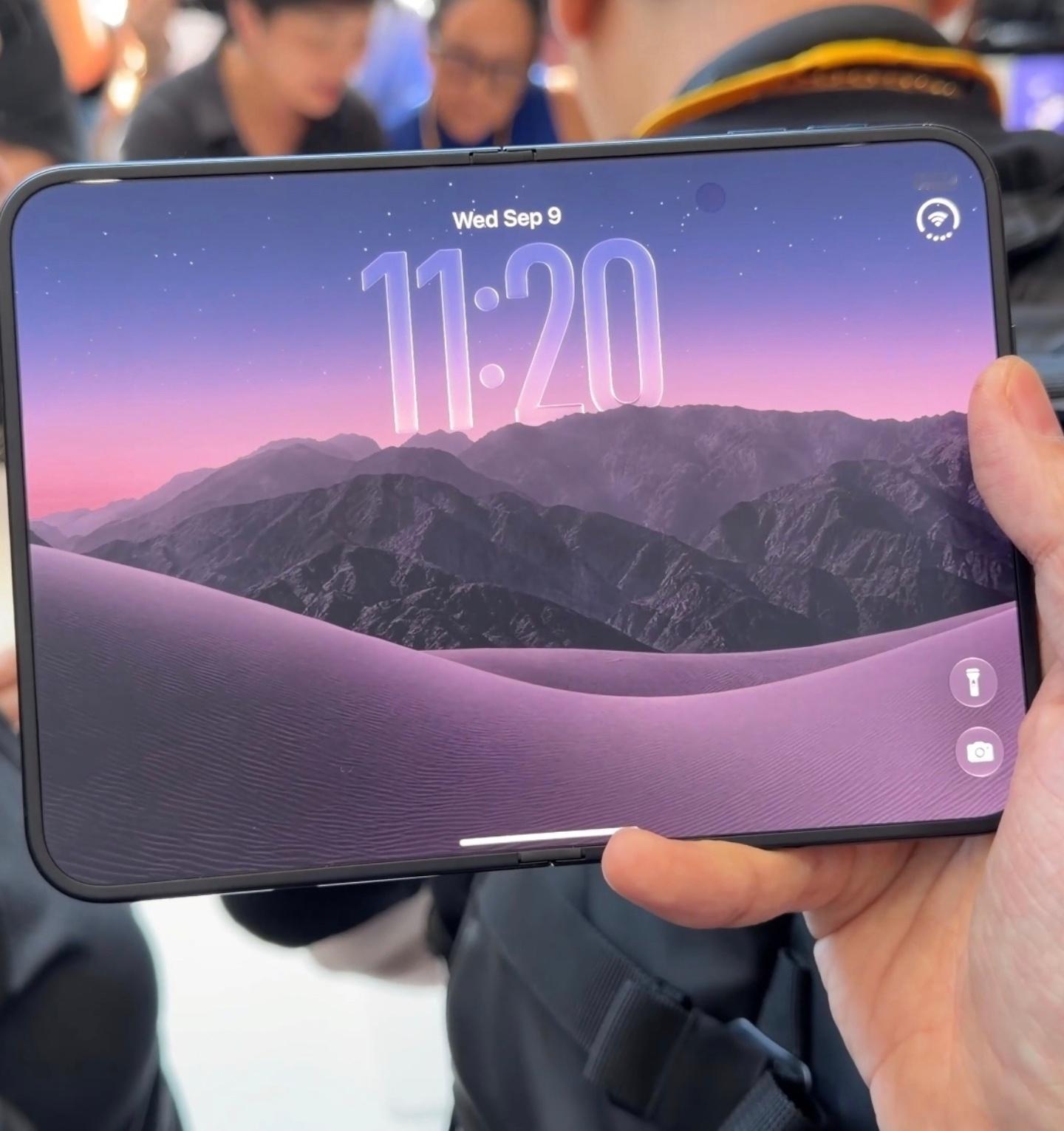 虽然iPhone Duo开始支持屏下摄像头了但是这个技术感觉还有很大进步空间。 