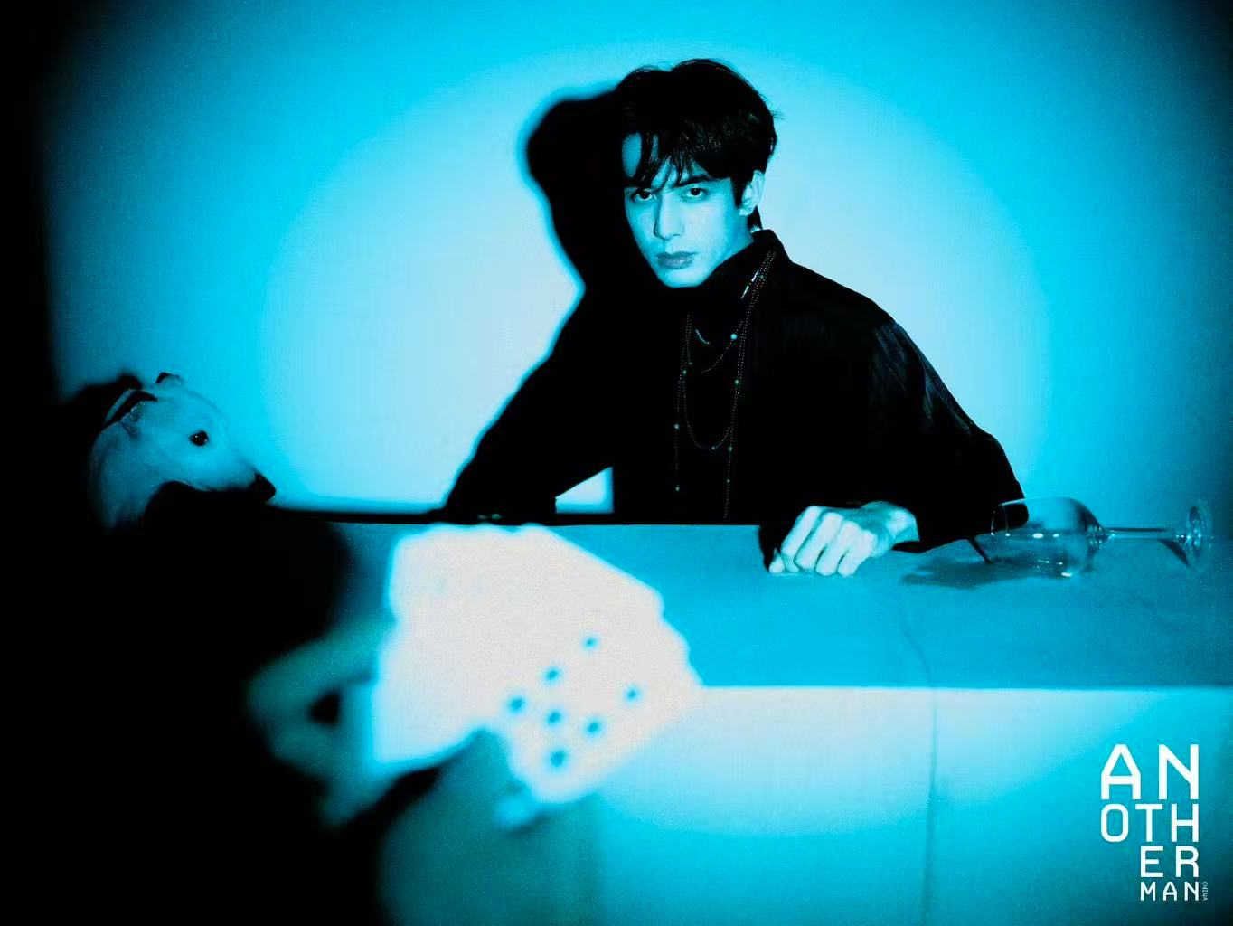 宋威龙发了AnotherMan开年刊宋威龙晒AnotherMan开年刊 宋威龙发