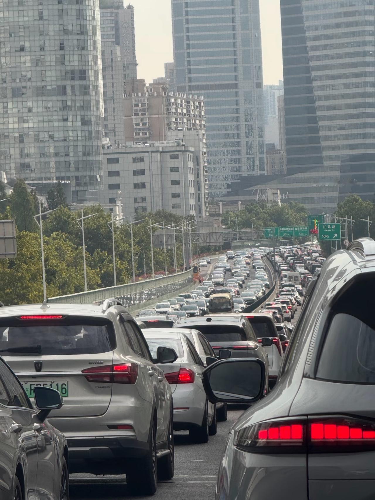 这下好了，
交强险950元固定价彻底成为过去，
6月1日起全国统一执行新规，好坏