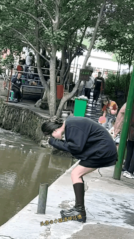 这小姐姐真的好看呀😃