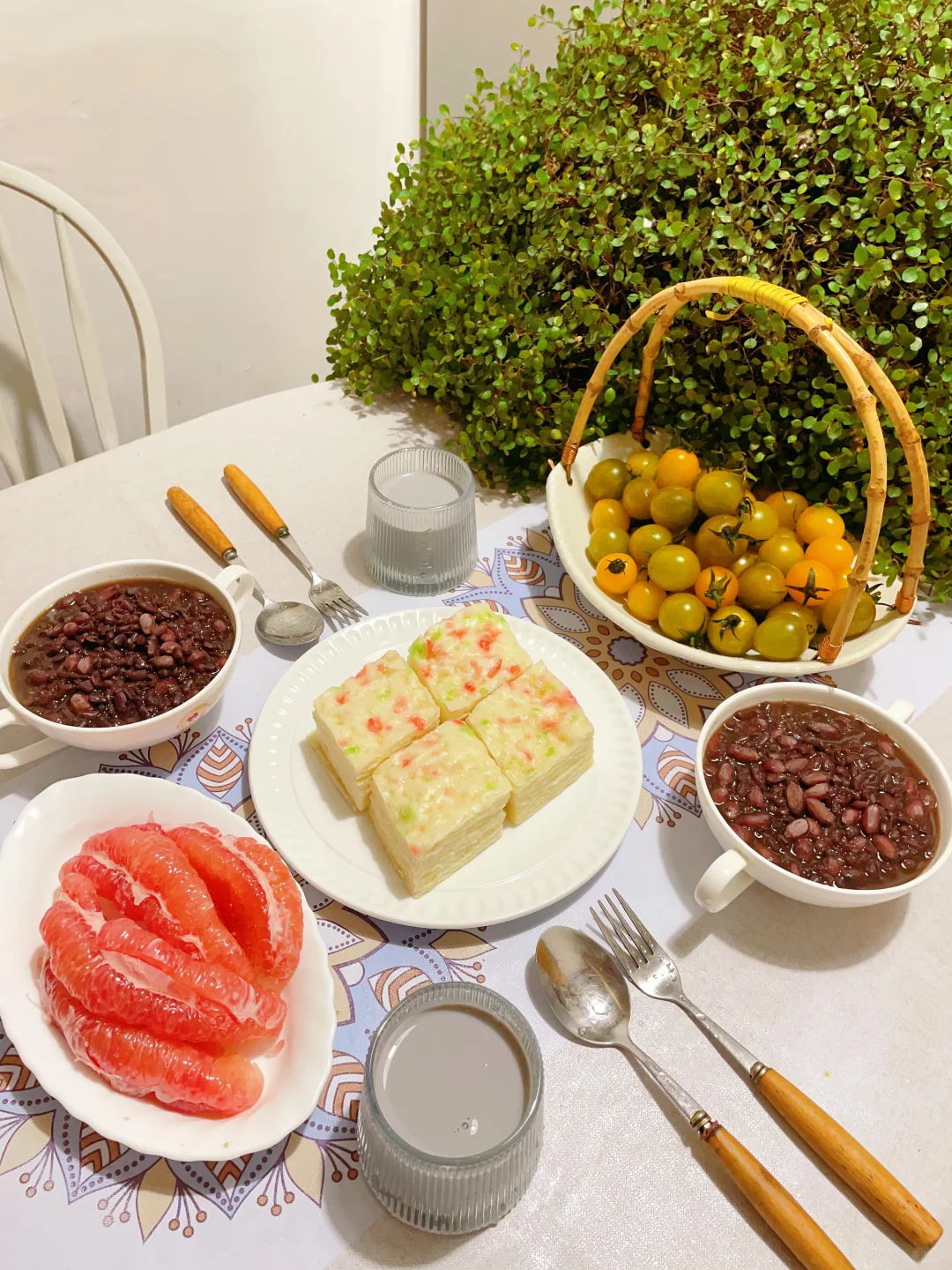 周五早餐花生赤小豆汤，油糕。