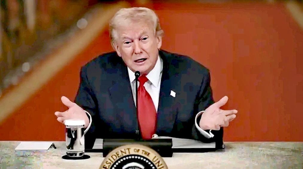 多行不义必自毙！

​日前，美国各地爆发大规模示威抗议活动，成千上万的人走上街头