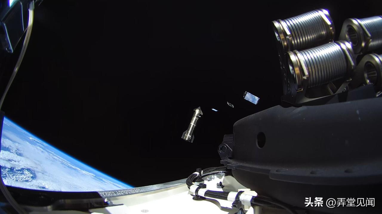 Space X：

“星舰”的首次轨道飞行将26颗Starlink V3卫星送入