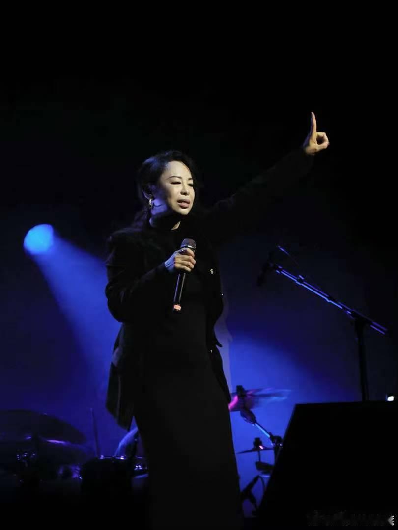 黄绮珊黄绮珊首登歌手演出服十年没丢歌手十季回访特别企划歌手2026十年一件衣服，