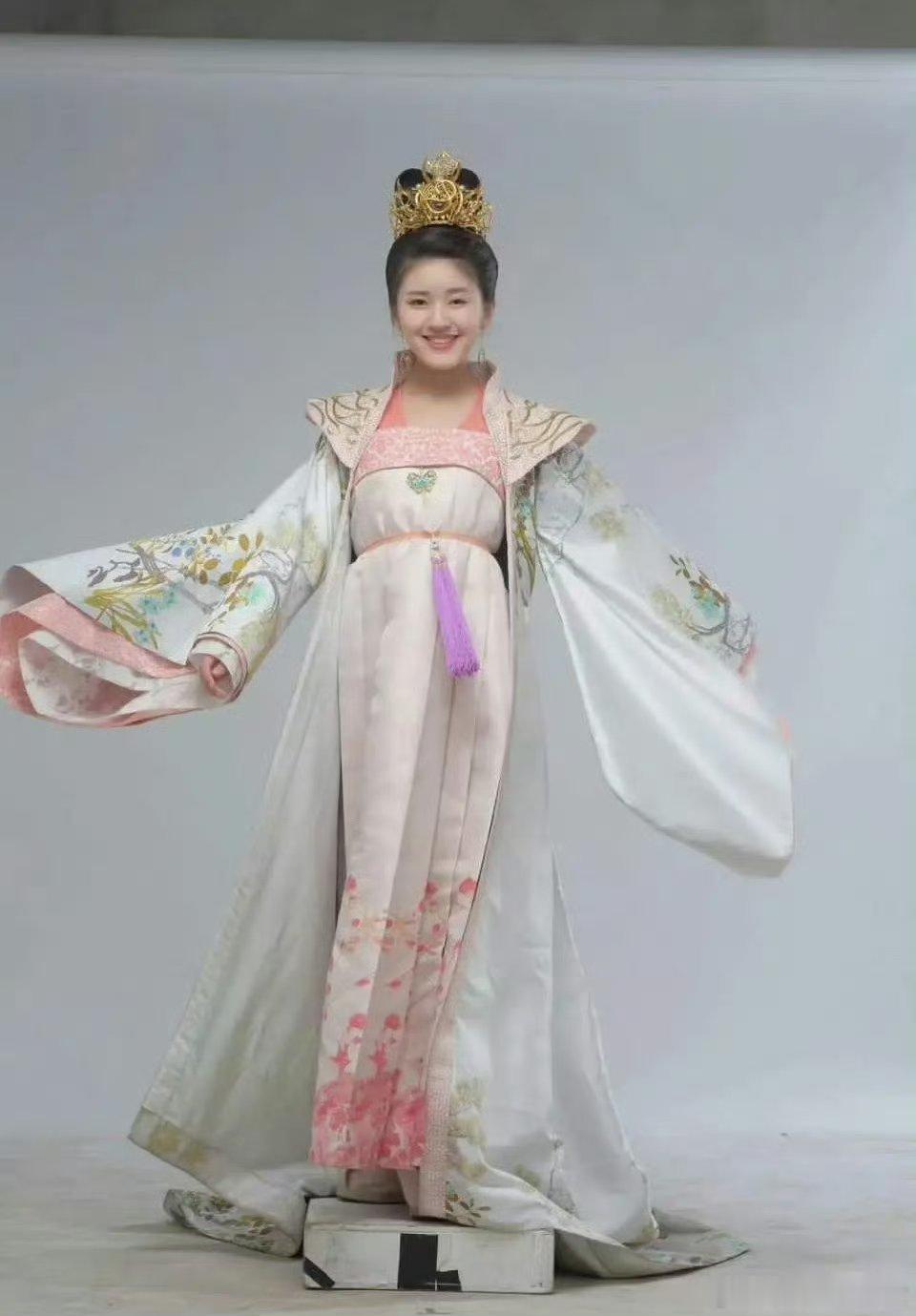 赵露思是不是整容了 ​​​