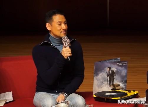 香港歌神张学友再次谈起歌唱比赛的节目，他说：我作为一个歌手，非常佩服去参加比赛的