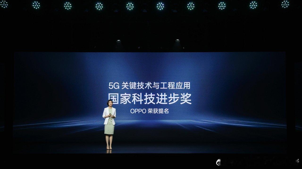 全新的#OPPO K12#，带来两款配色，优雅轻薄，简约好看。「青云」，灵感来自
