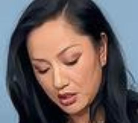 因为瞿颖在综艺节目中分享的一段买菜乌龙经历，盒马将全国门店菠菜包装上加注了英文“