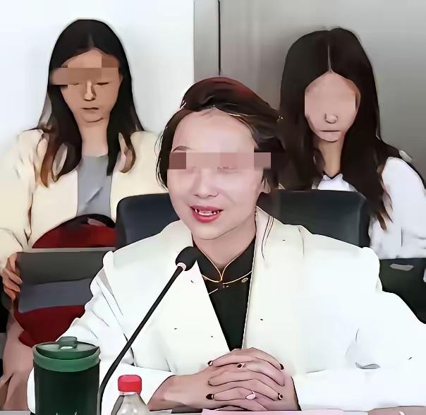 一句争议言论引来风波，裴教授被北理工开除后，大概率会面临这几重结局。

1、丢掉