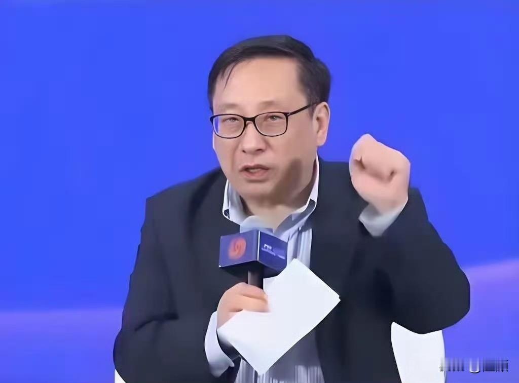 2026年夏季，“出入境管理局”与“移民管理局”两套官方称谓的争议在网络引发广泛