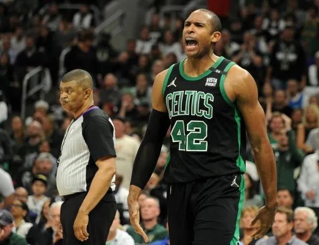 凯尔特人93-80客场大胜热火，以13分的优势拿下天王山战役，大比分3-2领先，