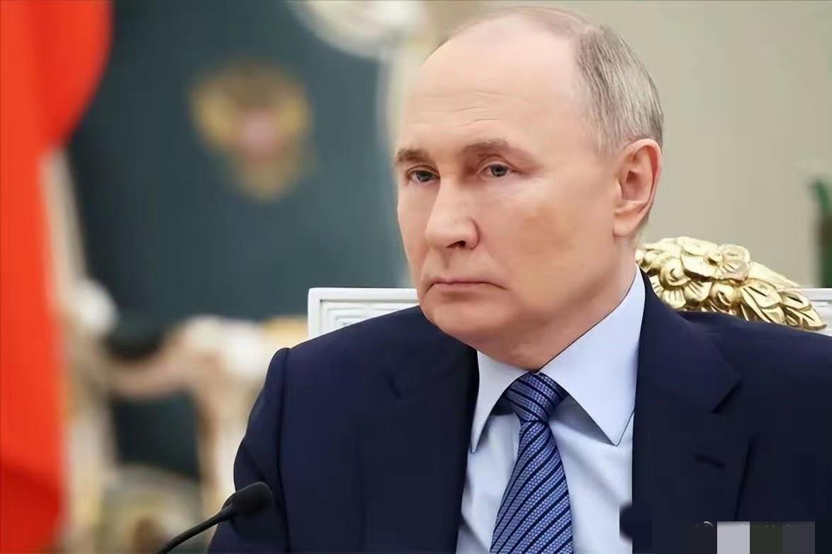 哈梅内伊之死对俄罗斯造成沉重打击，使普京陷入双重困境。

一方面，伊朗实战中暴露