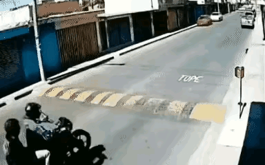 这么高大上的减速带已经不是单纯的减速带了，能玩一天。