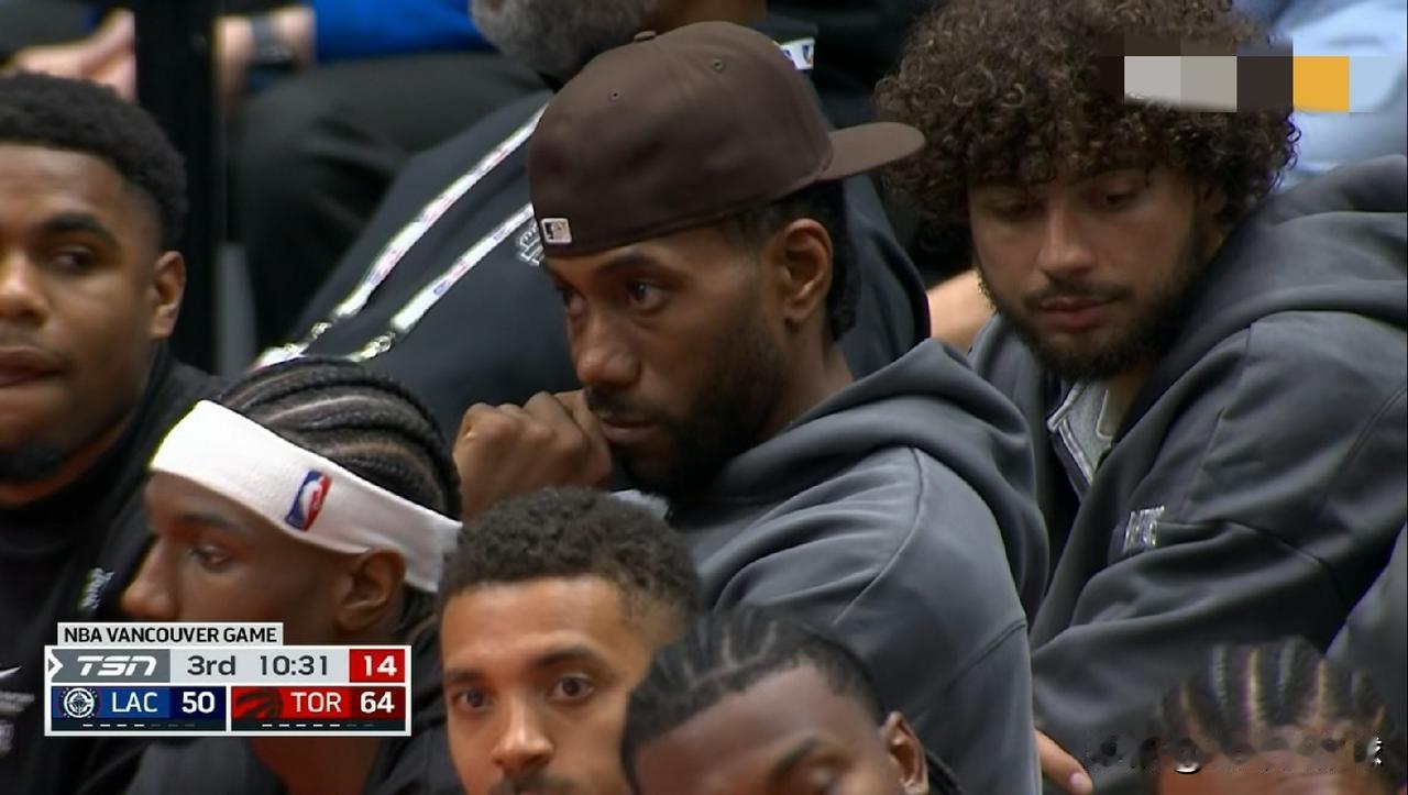 NBA的超级巨星伦纳德季前赛真的是一场也不打！

在今天猛龙和快船季前赛，比赛中