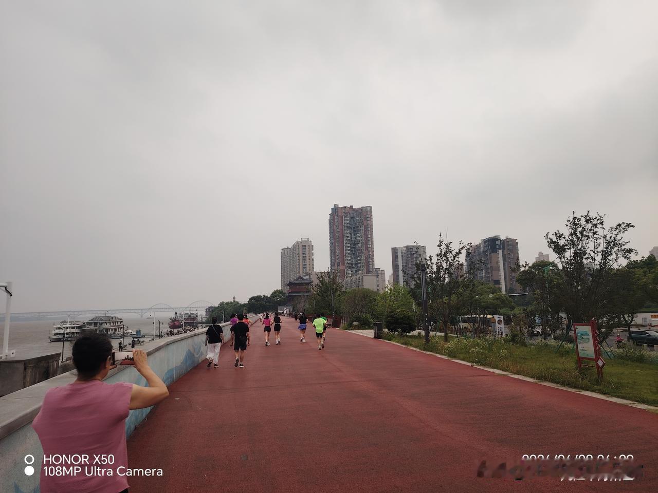 晒图笔记大赛6月8日长江岸边晨练打卡分享运动