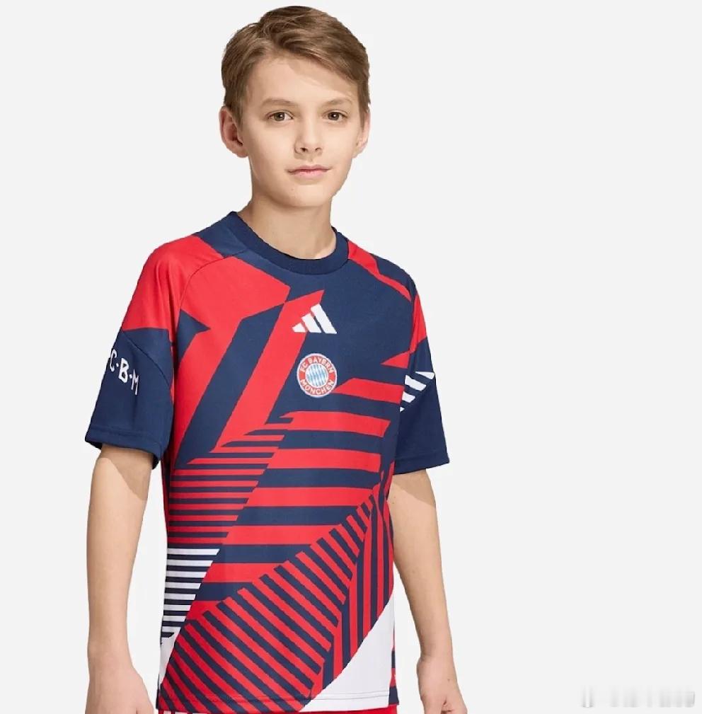 现在的热身服以及网传新的热身服，你喜欢哪个设计？A现在的B网传新款C幸好这不是球