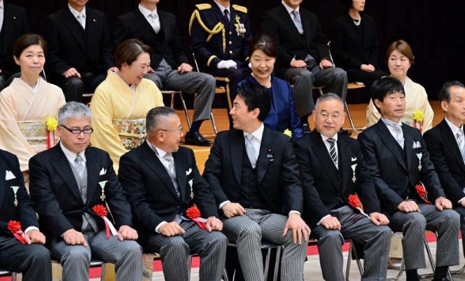 随时谈，日本答应中国
5月31日上午，解放军代表现场质问小泉进次郎，日本何时道歉