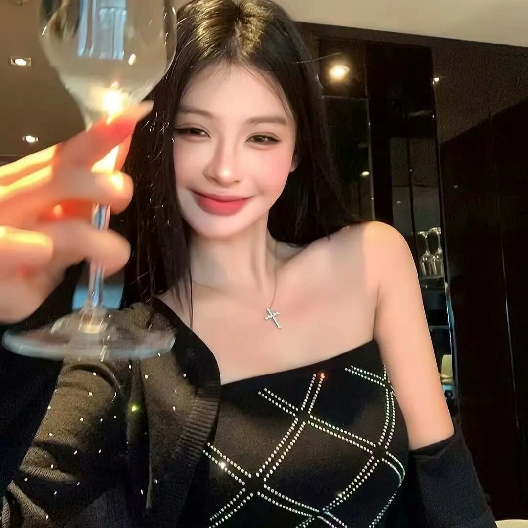 ℍ𝕒𝕡𝕡𝕪 𝔾𝕚𝕣𝕝  .ᐟ.ᐟ我从不在乎别人眼中的我 我只在乎