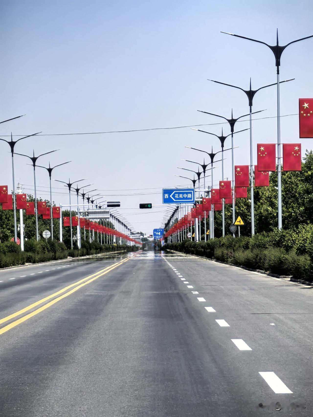 今日新疆生产建设兵团第二师三十六团，翻天覆地的变化。三十六团位于巴州若羌县境内，