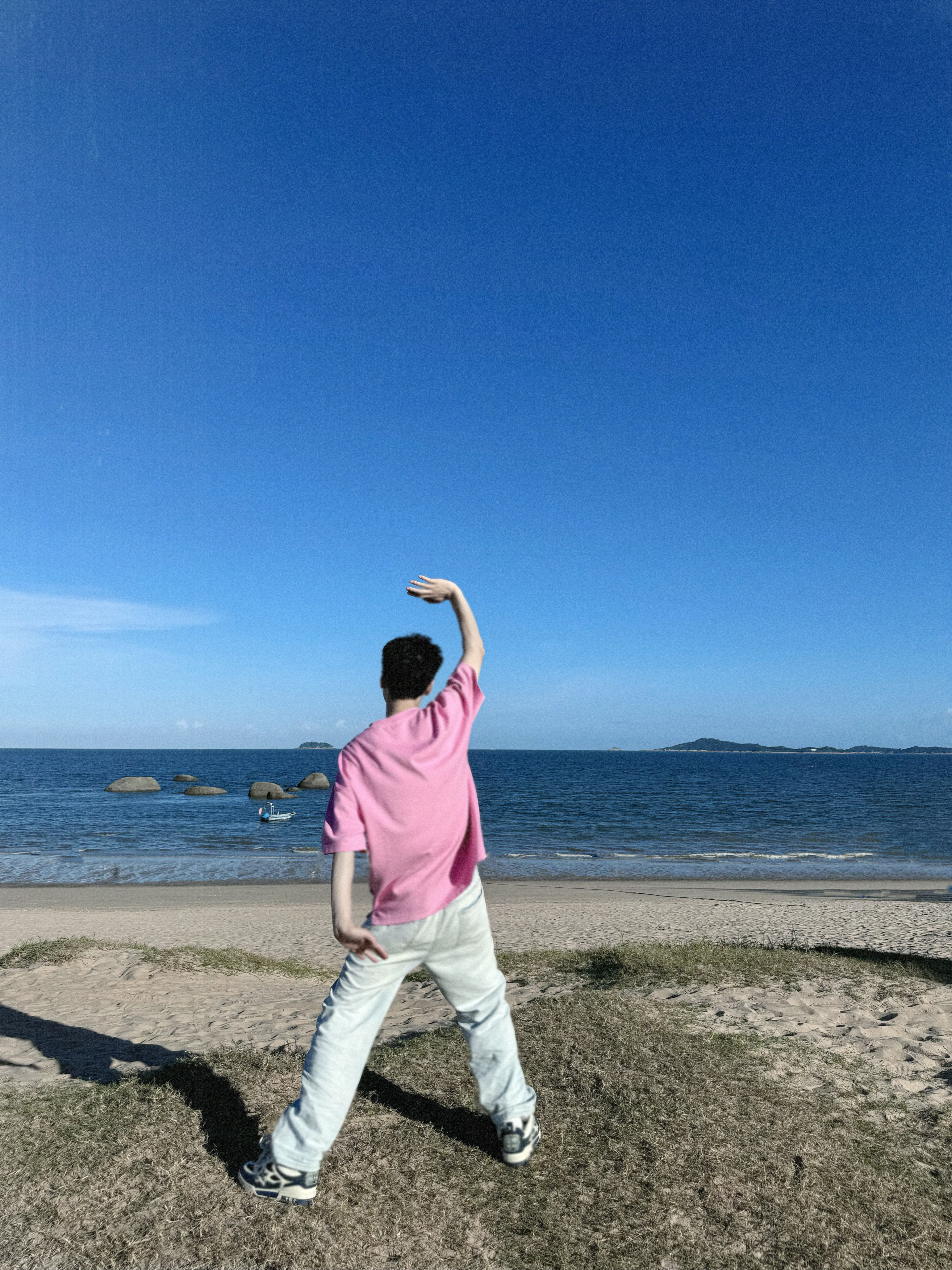 太后说他学了一些模特摆pose，成果如下： ​​​